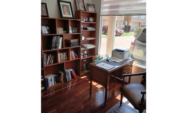 Hermosa casa esquinera para venta en Chía