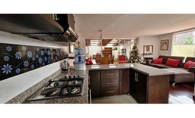 Hermosa casa esquinera para venta en Chía