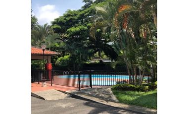 Apartamento en conjunto cerrado en venta Barrio El Refugio Cali Valle