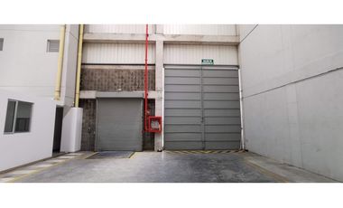 Vendo Bodega Autopista Medellín 1.500 M2