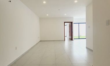Casa en VENTA con recamara en planta baja Fracc LOMAS DE LA RIOJA