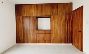 Casa en VENTA con recamara en planta baja Fracc LOMAS DE LA RIOJA