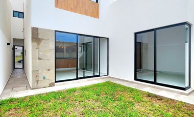 Casa en VENTA con recamara en planta baja Fracc LOMAS DE LA RIOJA