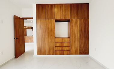 Casa en VENTA con recamara en planta baja Fracc LOMAS DE LA RIOJA