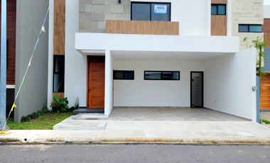 Casa en VENTA con recamara en planta baja Fracc LOMAS DE LA RIOJA