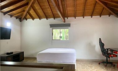Casa en Arriendo Loma Los González Medellín