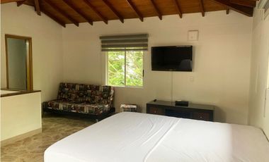 Casa en Arriendo Loma Los González Medellín