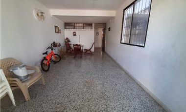 SE VENDE CASA BARRIO ARIZONA