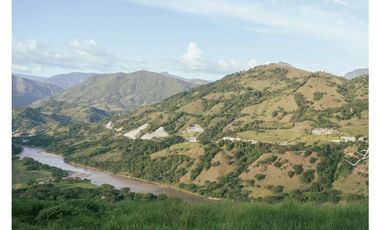 Lote en el Sector de Bolombolo