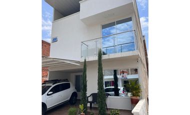 VENTA DE CASA EN CONDOMINIO EN JAMUNDI