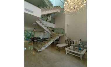 SE VENDE CASA DE LUJO EN CONJUNTO EN VILLA CAMPESTRE
