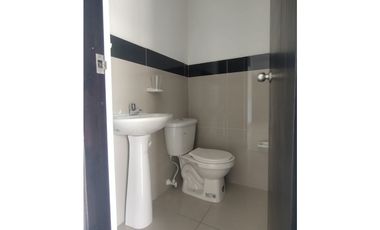 Arriendo y vendo Oficina Centro Comercial Estación Niquía