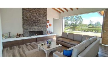 Venta de casa campestre en Llanogrande