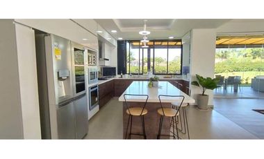 Venta de casa campestre en Llanogrande