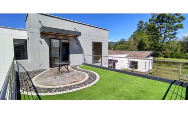 Venta de casa campestre en Llanogrande