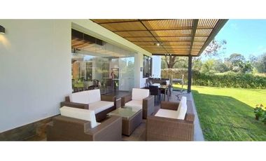 Venta de casa campestre en Llanogrande