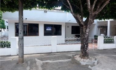 VENTA DE CASA TRIFAMILIAR EN EL B/ BUENAVISTA EN MONTERA