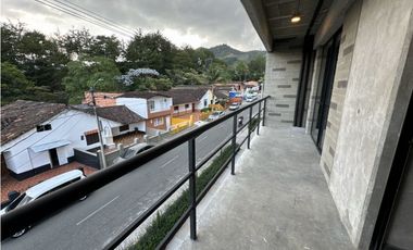 SE VENDE APARTAESTUDIO EN LA CEJA PARQUEADERO Y ÚTIL EDIFICIO PORTELLO