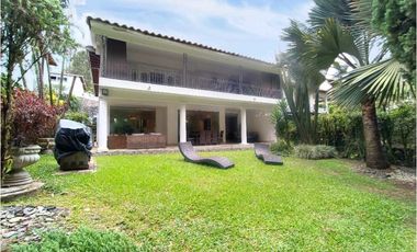 Hermosa casa en el Poblado Sector San Lucas