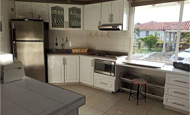 Venta hermosa Casa Campestre Condominio Los Alpes, Silvania