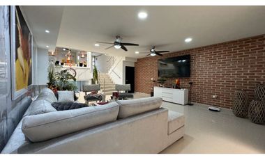 Casa de lujo en venta / permuta - Barrio Parque Lineal Palmira Valle