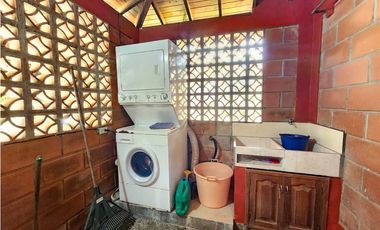 Venta de casa lote independiente en Santa Elena