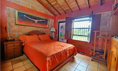 Venta de casa lote independiente en Santa Elena