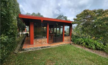 Venta de casa lote independiente en Santa Elena