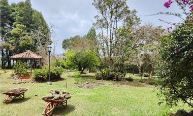 Venta de casa lote independiente en Santa Elena