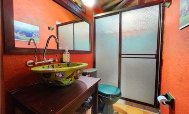 Venta de casa lote independiente en Santa Elena