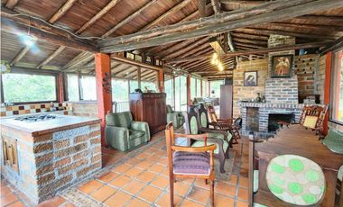 Venta de casa lote independiente en Santa Elena