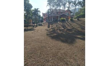 Increíble finca en venta: Villa roca norte 2 Copacabana