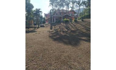 Increíble finca en venta: Villa roca norte 2 Copacabana