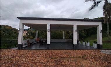 Casa en Arriendo en El Retiro Sector La Fe