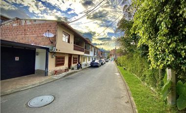 Venta Casa Urbana Para Edificio El Retiro