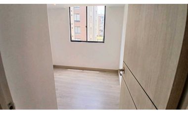Vendo apartamento Esquinero piso 2 en Cajicá  con club House.