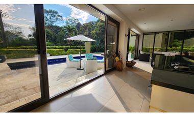 VENDO CASA CAMPESTRE EN LA VEGA CUND.