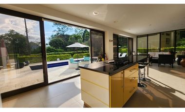 VENDO CASA CAMPESTRE EN LA VEGA CUND.