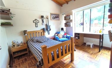 Venta de amplia casa con terraza en el Poblado 