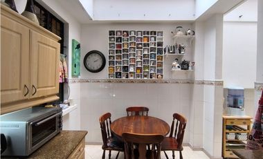 Venta de amplia casa con terraza en el Poblado 