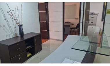 Vende piso con oficinas  en el centro 225 m2 excelente ubicación