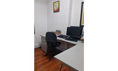 Vende piso con oficinas  en el centro 225 m2 excelente ubicación