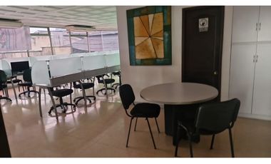 Vende piso con oficinas  en el centro 225 m2 excelente ubicación