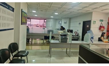 Vende piso con oficinas  en el centro 225 m2 excelente ubicación
