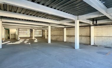 Edificio con estacionamiento en Venta (a una cuadra de Zona Río)