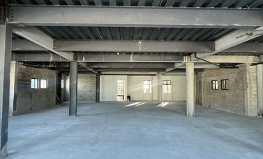 Edificio con estacionamiento en Venta (a una cuadra de Zona Río)