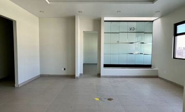 Edificio con estacionamiento en Venta (a una cuadra de Zona Río)