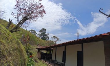 FINCA EN VENTA GUATAPÉ ANTIOQUIA