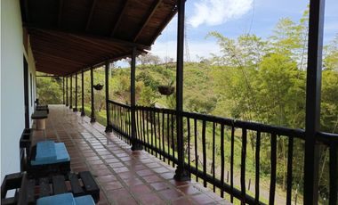 FINCA EN VENTA GUATAPÉ ANTIOQUIA