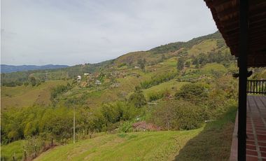 FINCA EN VENTA GUATAPÉ ANTIOQUIA